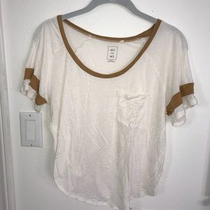 MAKE OFFERS💛 Pac Sun T-Shirt w/ Colored Collar